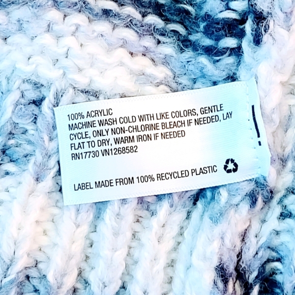 WILD FABLE BLUE & WHITE VARIEGATED CROPPED SWEATER WOMEN'S SIZE XXL - Picture 5 of 7